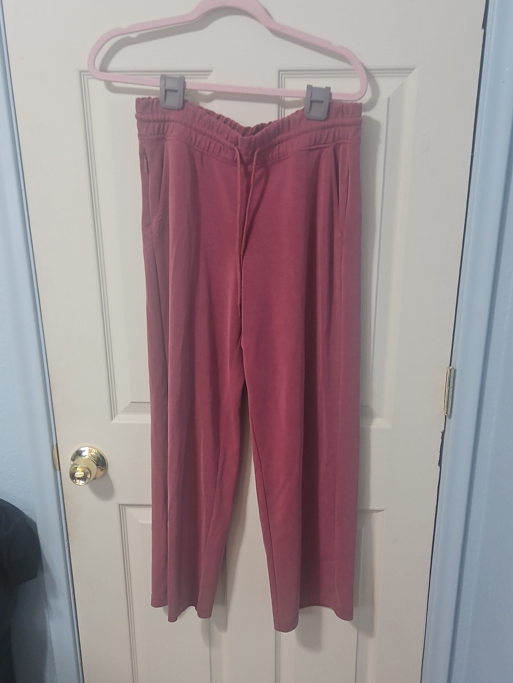 Athleta Seasoft Pants